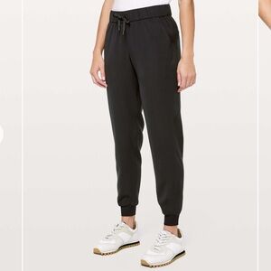 Lululemon On The Fly Women’s Jogger Size 6